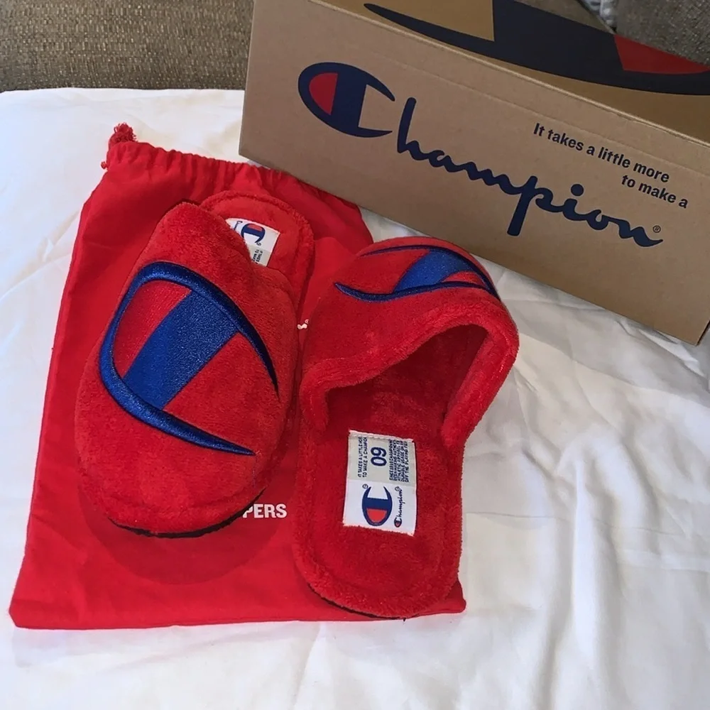 BNWT Unisex Slippers by Champion ..Embroidered
